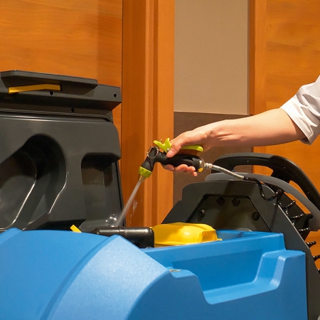 SPRAY GUN KIT (FOR MACHINES WITHOUT FSS)* IN PRO VERSIONS IT CANNOT BE INSTALLED TOGETHER WITH THE VACUUM WAND KIT 227315